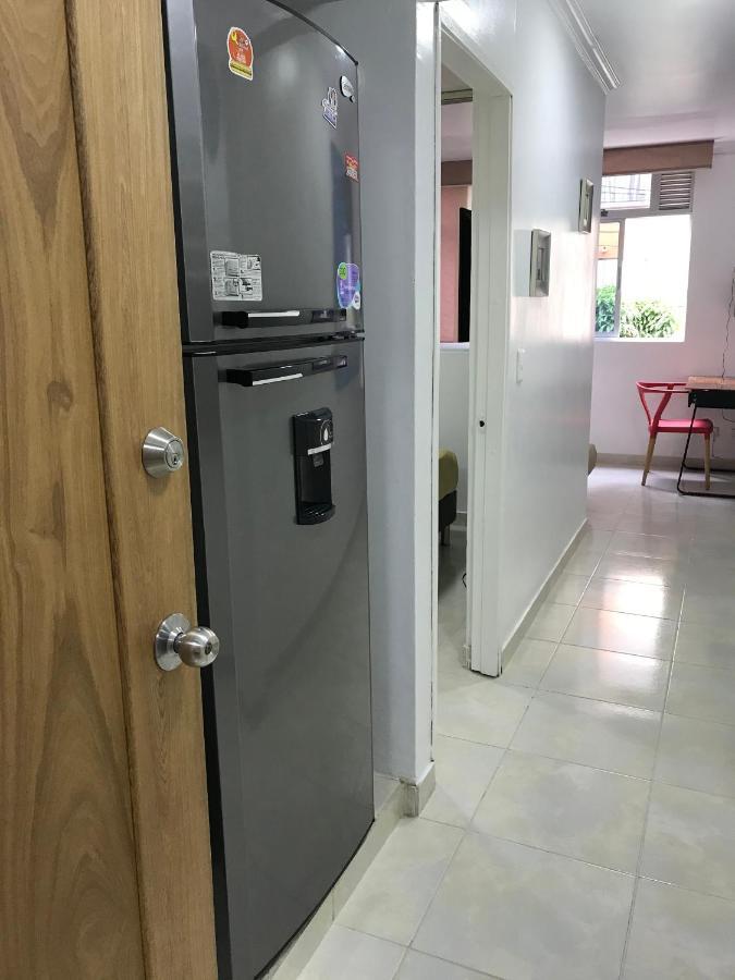 Apartamentos Amoblados Jg De La 70 Medellin Bagian luar foto
