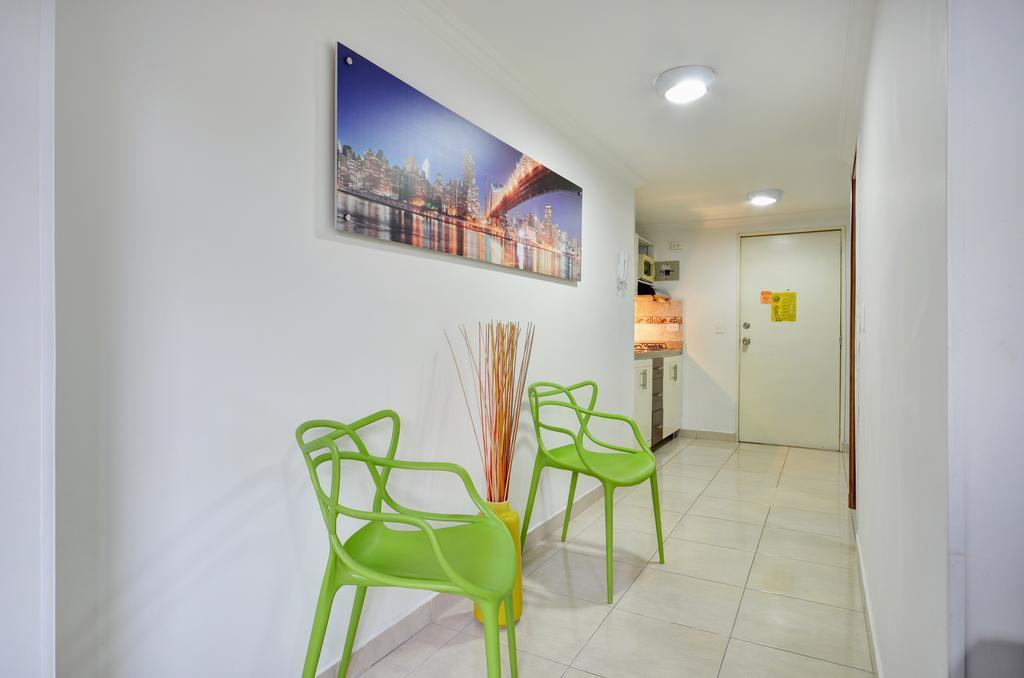 Apartamentos Amoblados Jg De La 70 Medellin Bagian luar foto