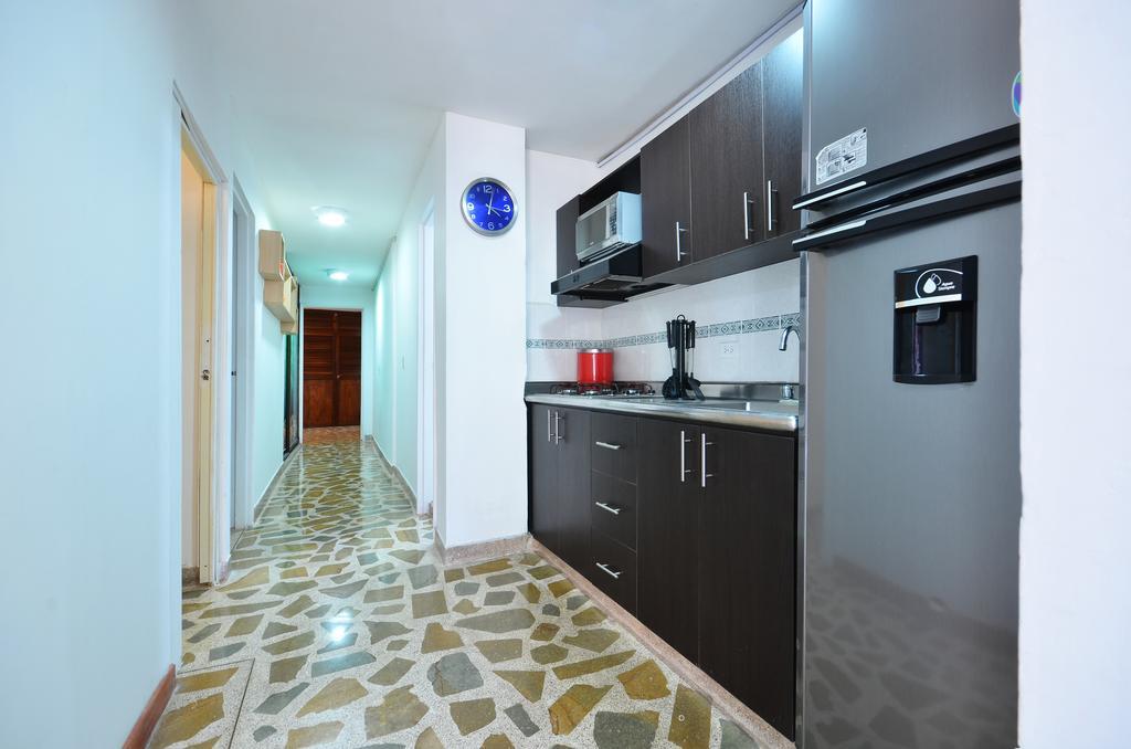 Apartamentos Amoblados Jg De La 70 Medellin Bagian luar foto