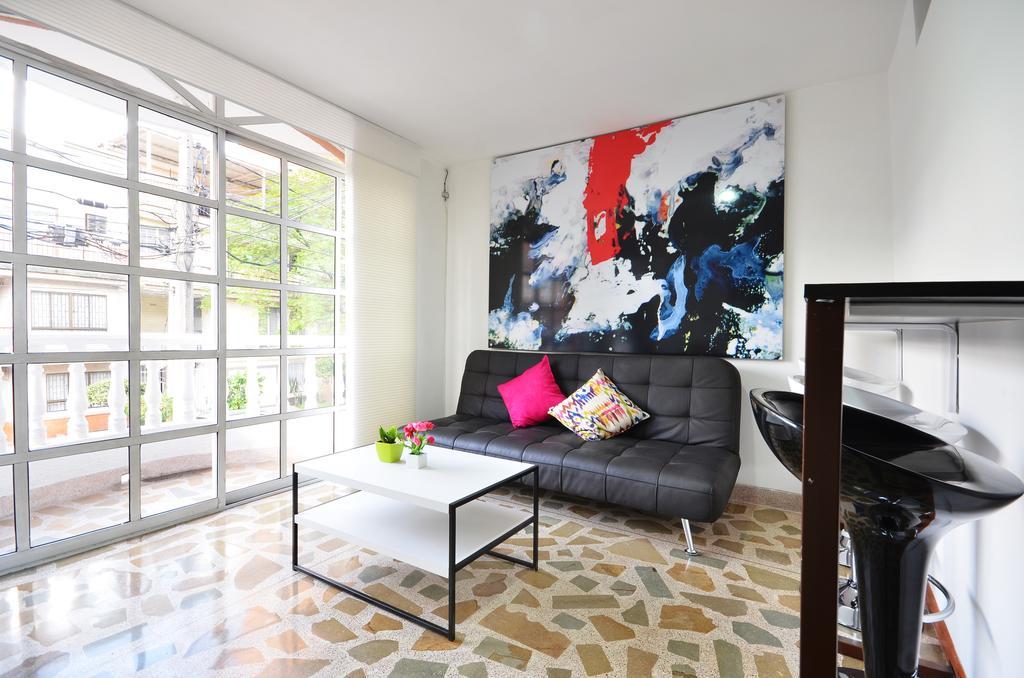 Apartamentos Amoblados Jg De La 70 Medellin Bagian luar foto