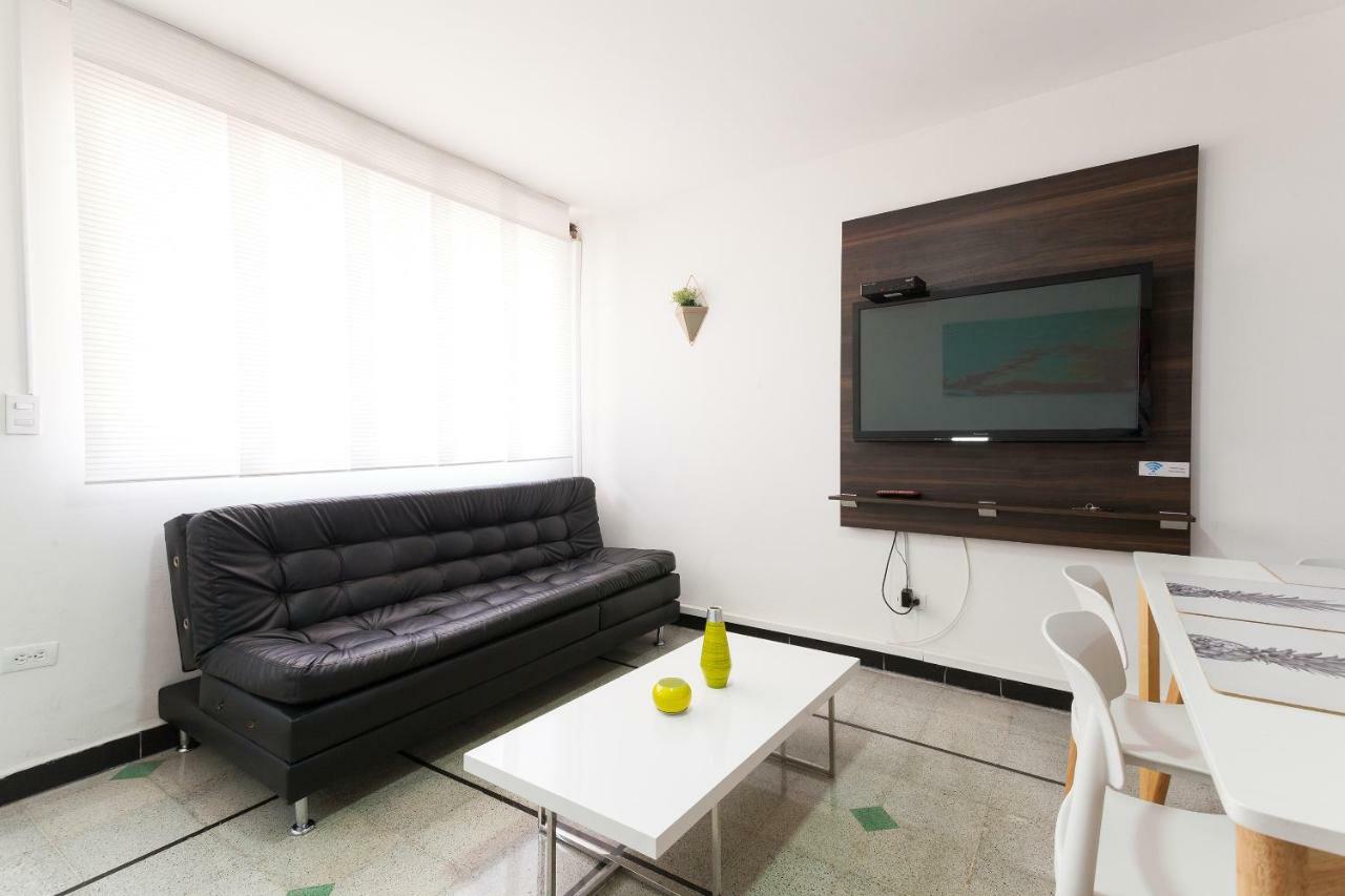 Apartamentos Amoblados Jg De La 70 Medellin Bagian luar foto