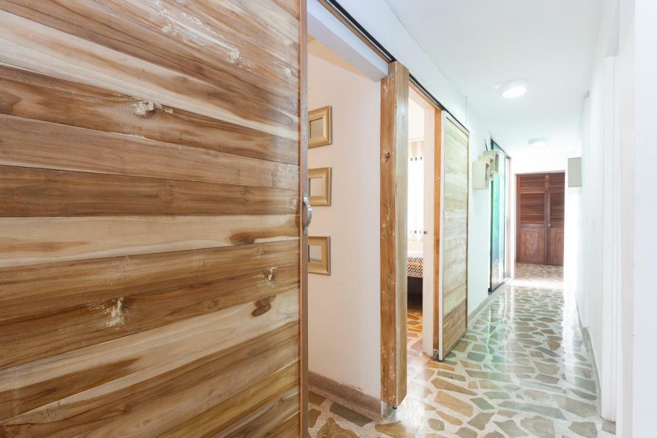 Apartamentos Amoblados Jg De La 70 Medellin Bagian luar foto