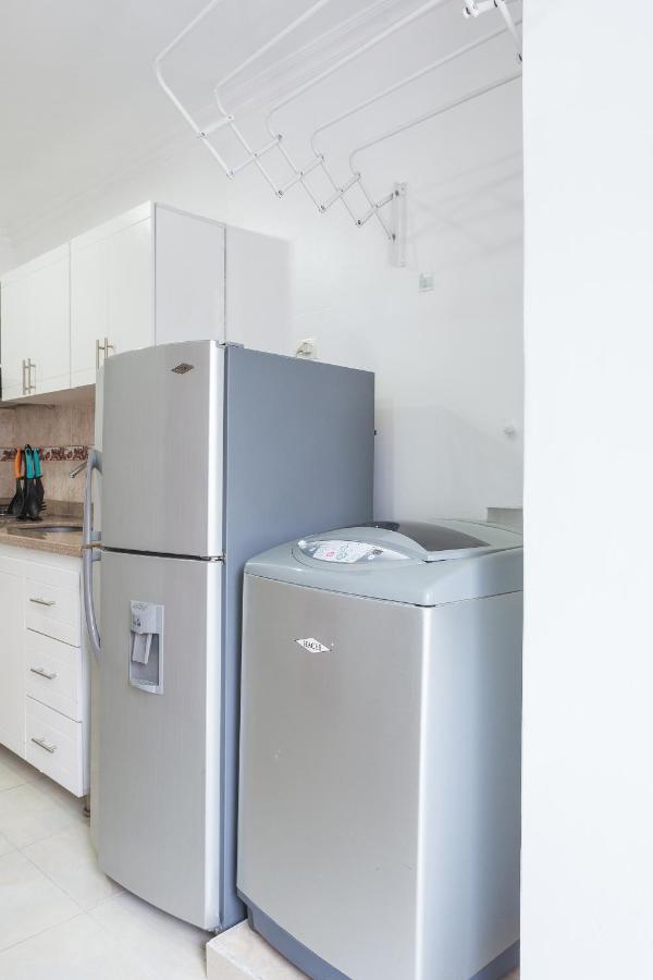 Apartamentos Amoblados Jg De La 70 Medellin Bagian luar foto