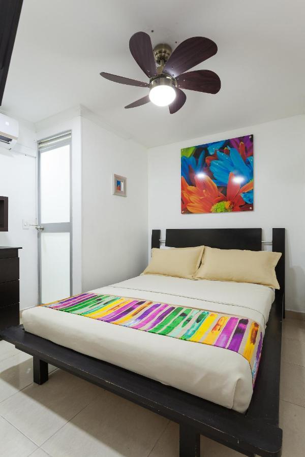 Apartamentos Amoblados Jg De La 70 Medellin Bagian luar foto