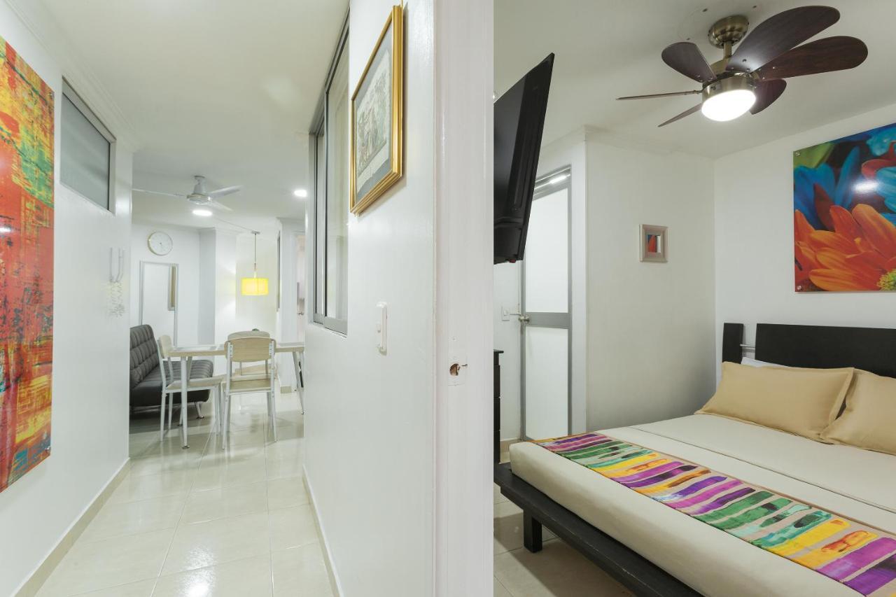 Apartamentos Amoblados Jg De La 70 Medellin Bagian luar foto